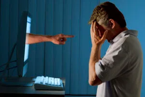 網路罵人可以提告嗎?會有什麼罪?這3大提告流程一次說明清楚!