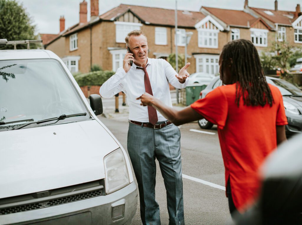 車禍獅子大開口怎麼辦？律師解析法官判賠與自保重點