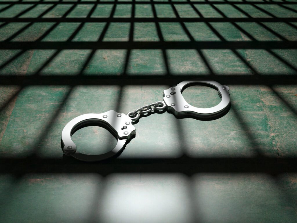 Google負評可以告嗎?律師實戰演練 6 大負評提告必勝重點!受罰手銬圖