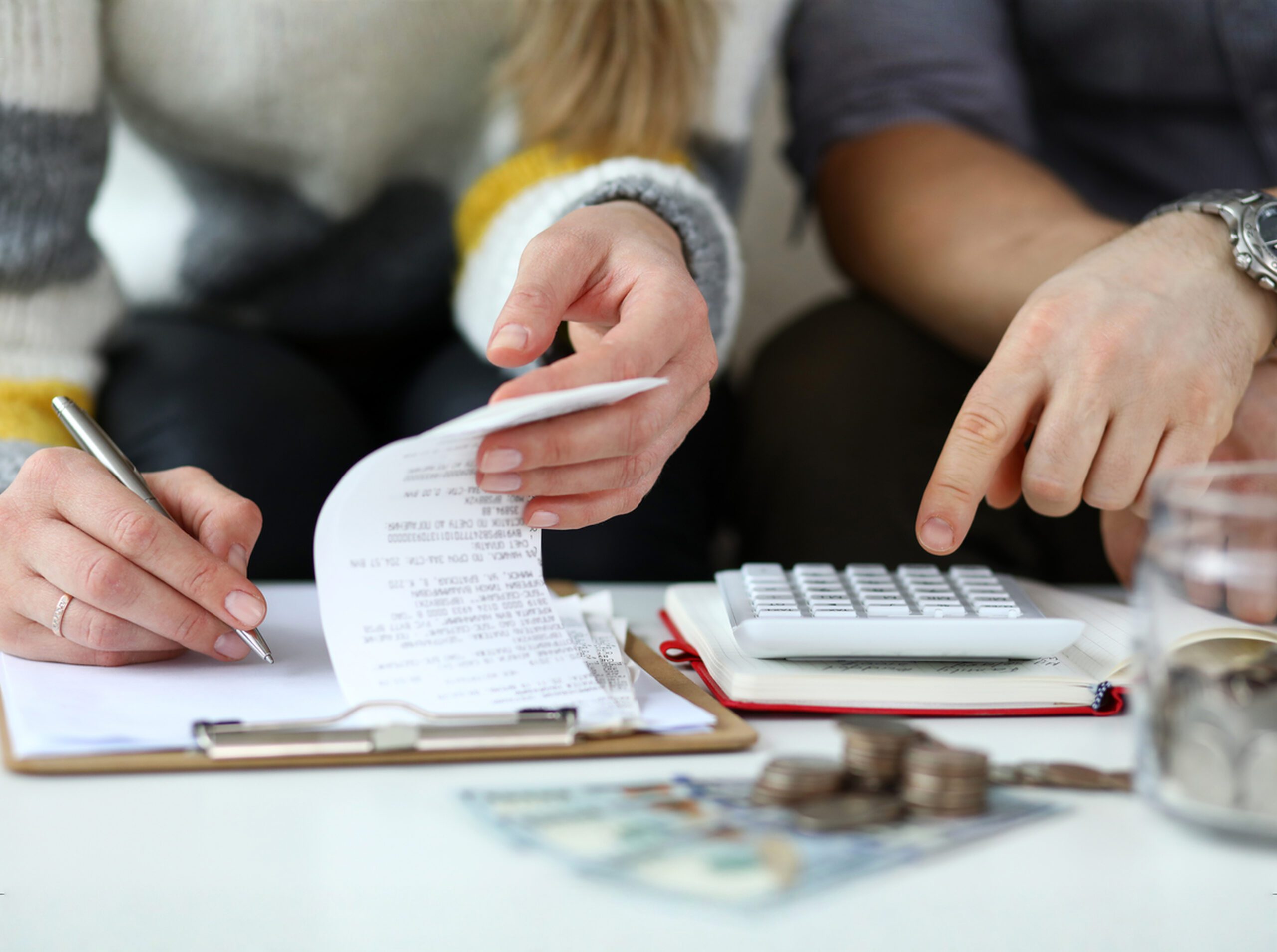 死亡車禍扶養費計算公式示意，包含生活費支出與折現率