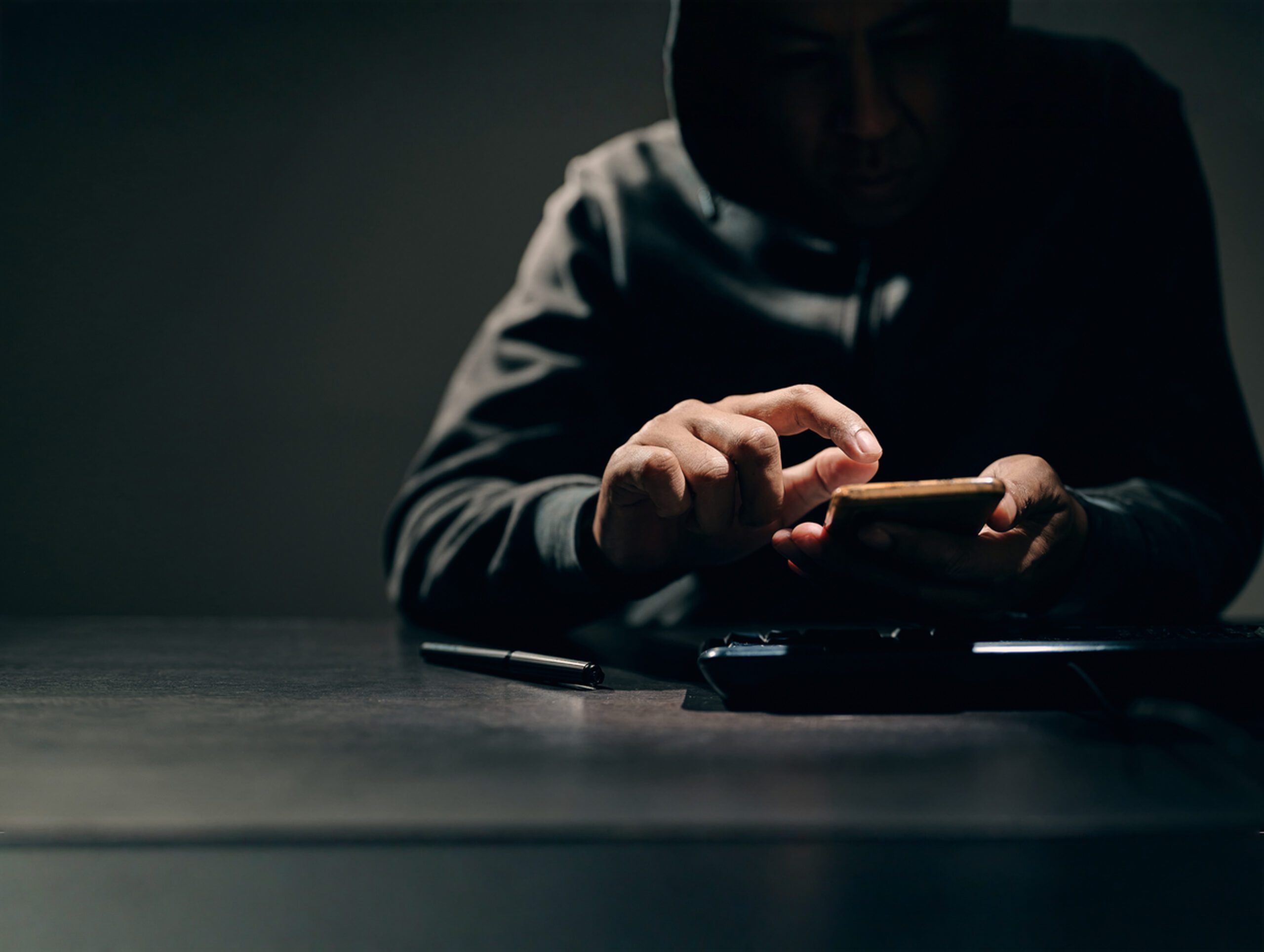 加重詐欺罪關多久？律師講解人頭帳戶、車手洗錢刑期與罰金 好多壞人