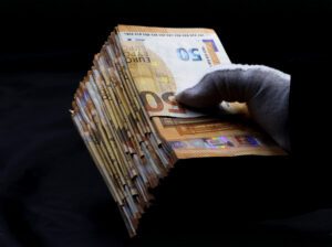 人頭帳戶會被關嗎？帳戶給別人構成洗錢、詐欺！