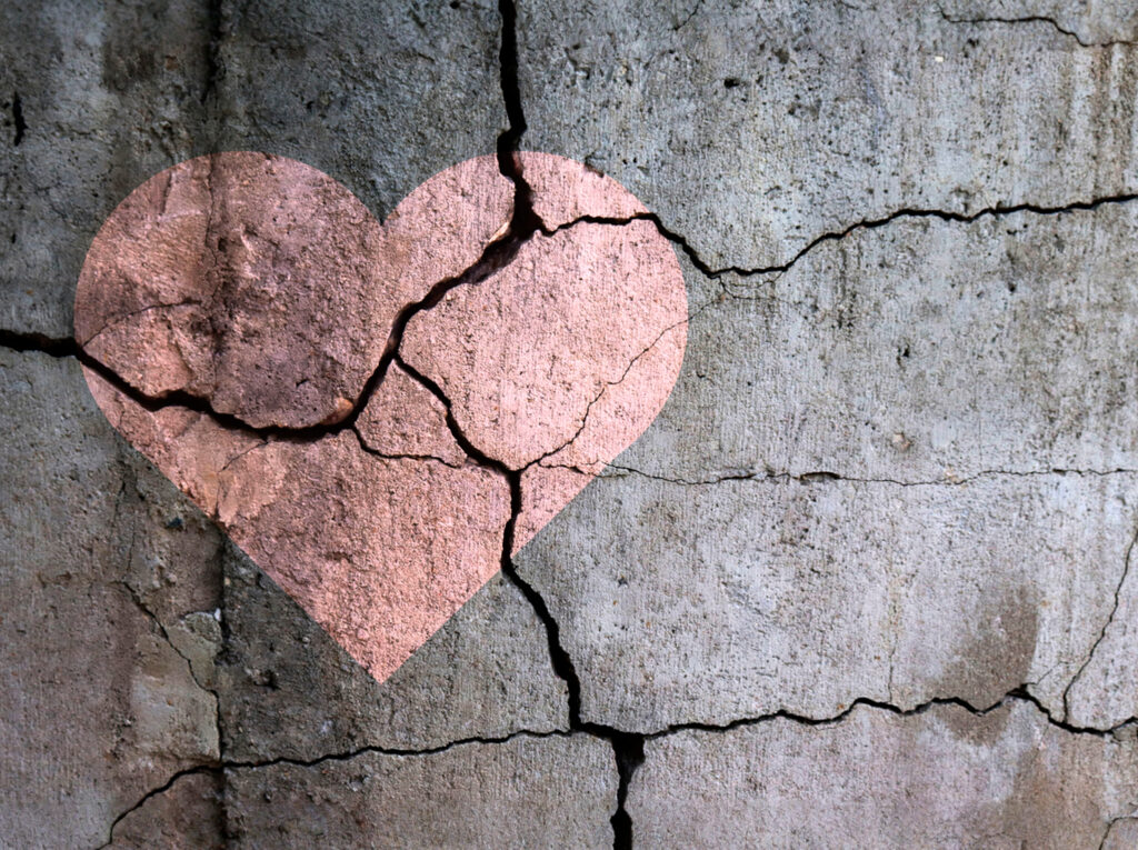 分手後前任不還錢怎麼辦？對方說「你是自願的」如何反駁？