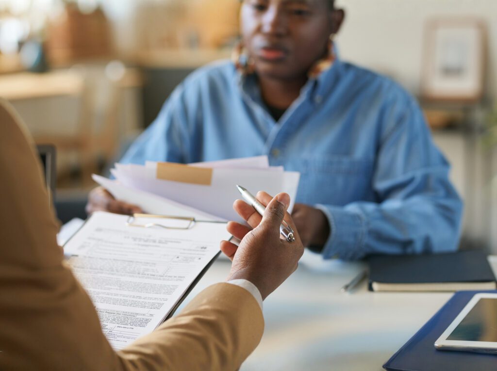 外遇可以告幾次？一次掌握行為次數、和解效力與提告時限！ 外遇多久要提告？侵害配偶權時效怎麼算？​