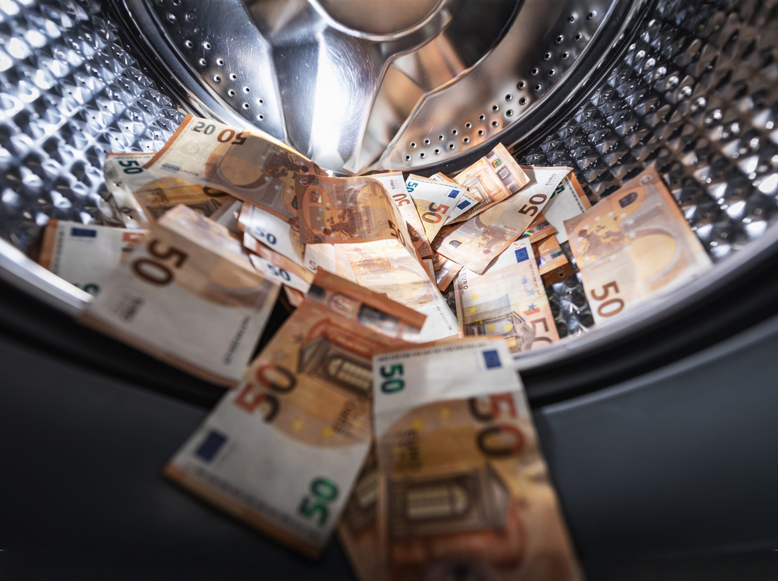 解析 2025 詐騙修法加重詐欺罪、提供帳戶構成洗錢罪！ 帳戶給別人會構成洗錢罪嗎？​