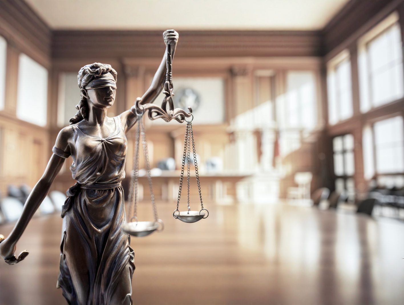 臺灣地方法院與法律文件示意圖，象徵支付命令程序