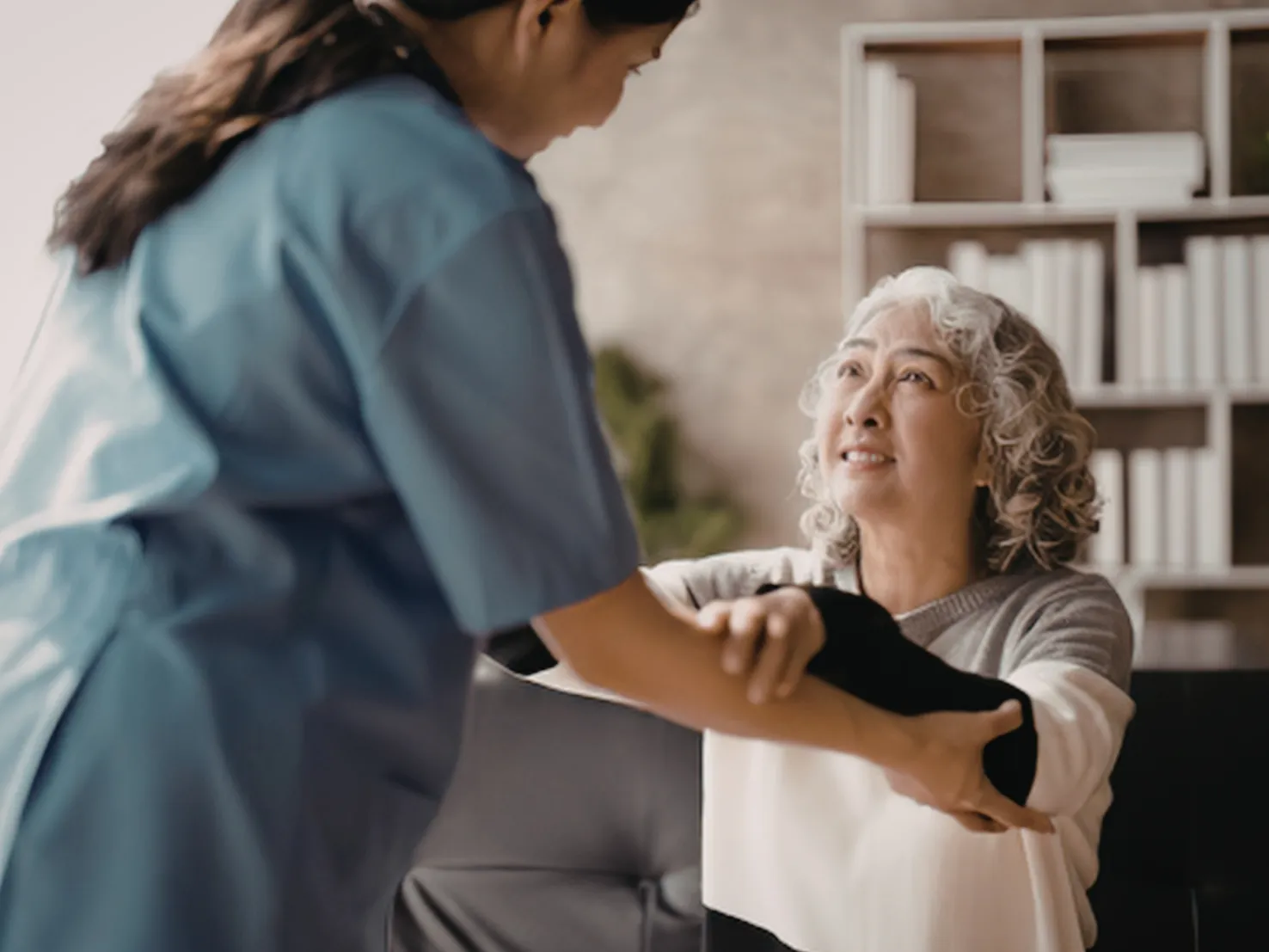 子女面對父母扶養義務與法律壓力的情境