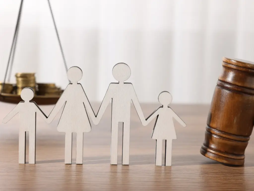 法律上子女對父母扶養義務的概念示意