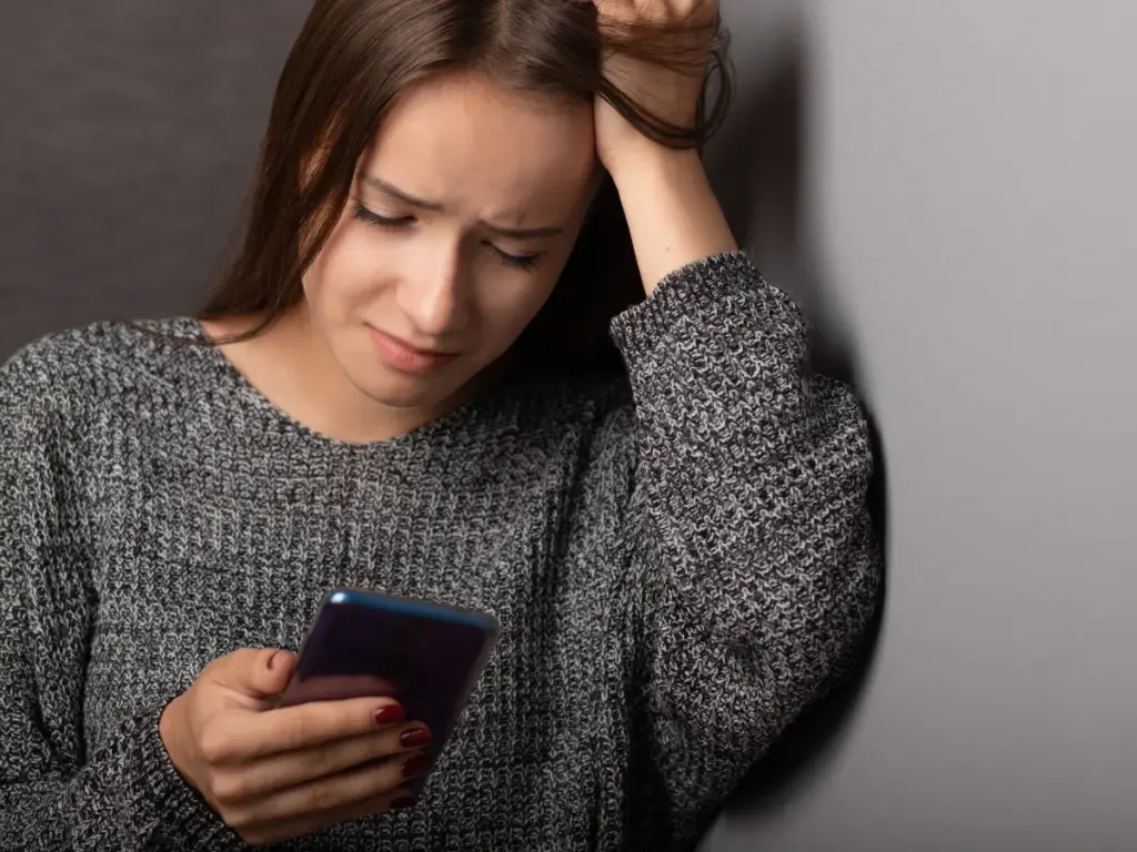 跟蹤騷擾成罪要件圖，說明反覆持續、違反意願與性別相關等法律條件