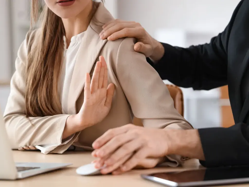 跟騷保護令申請流程圖，從報警書面告誡到法院核發保護令